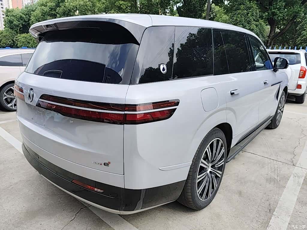 Denza N9, 2025 7