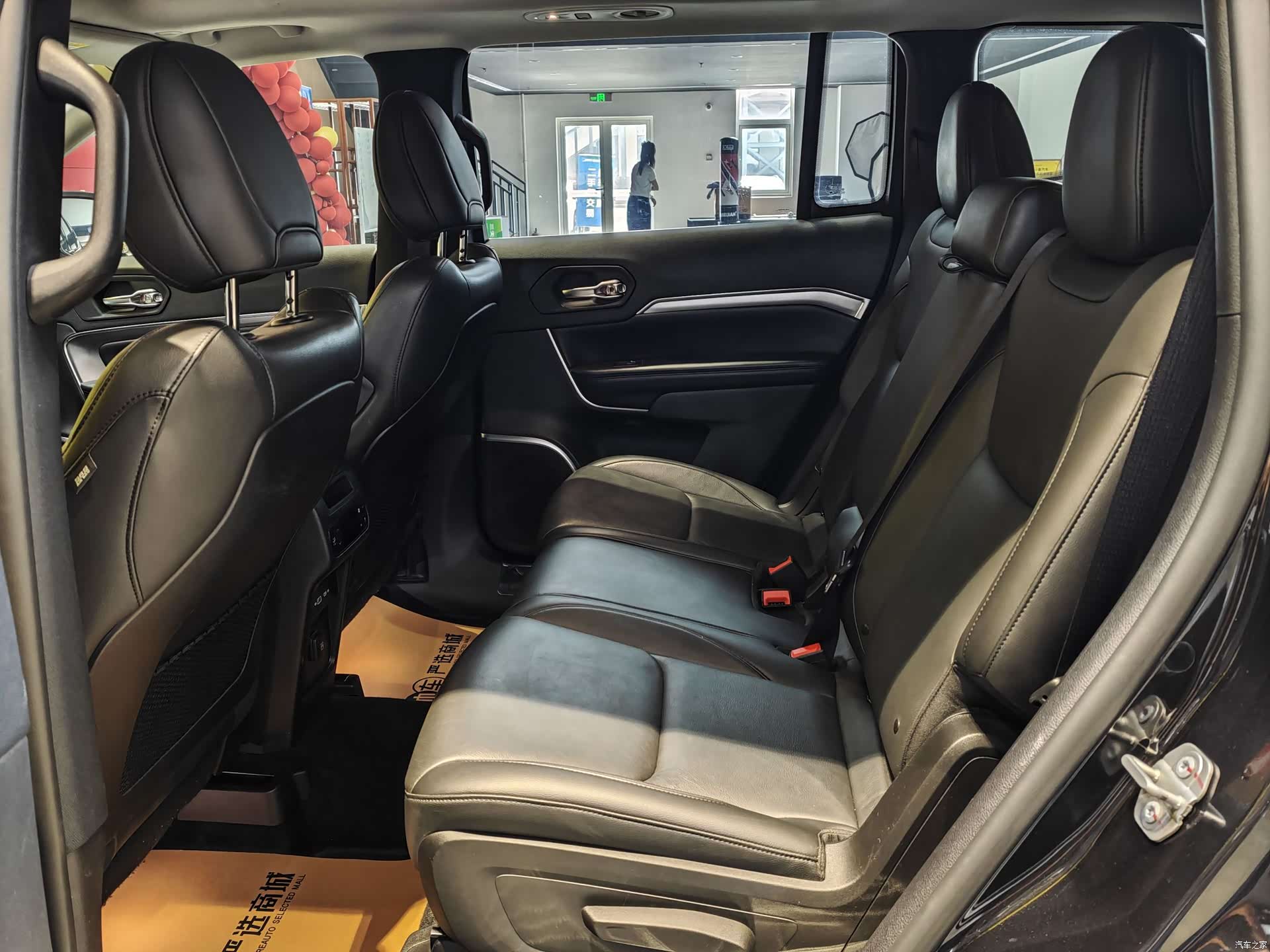 Jeep Grand Commander, 2021 11