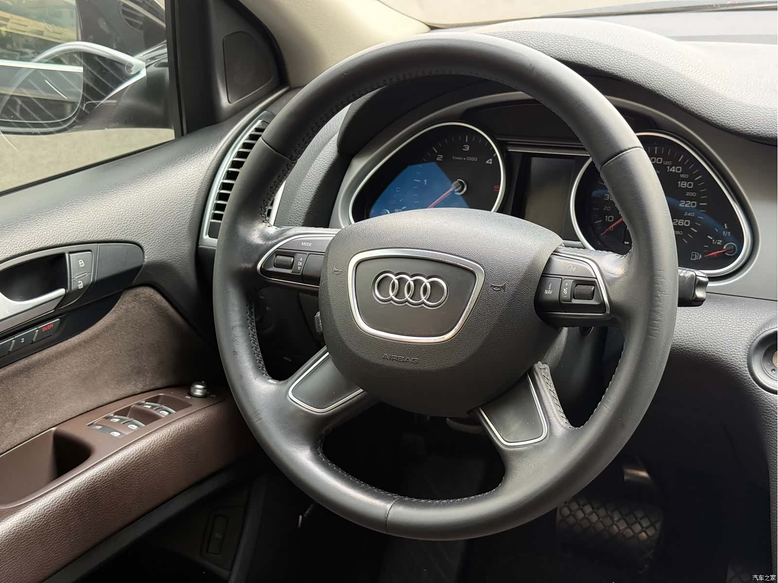 Audi Q7, 2015 8