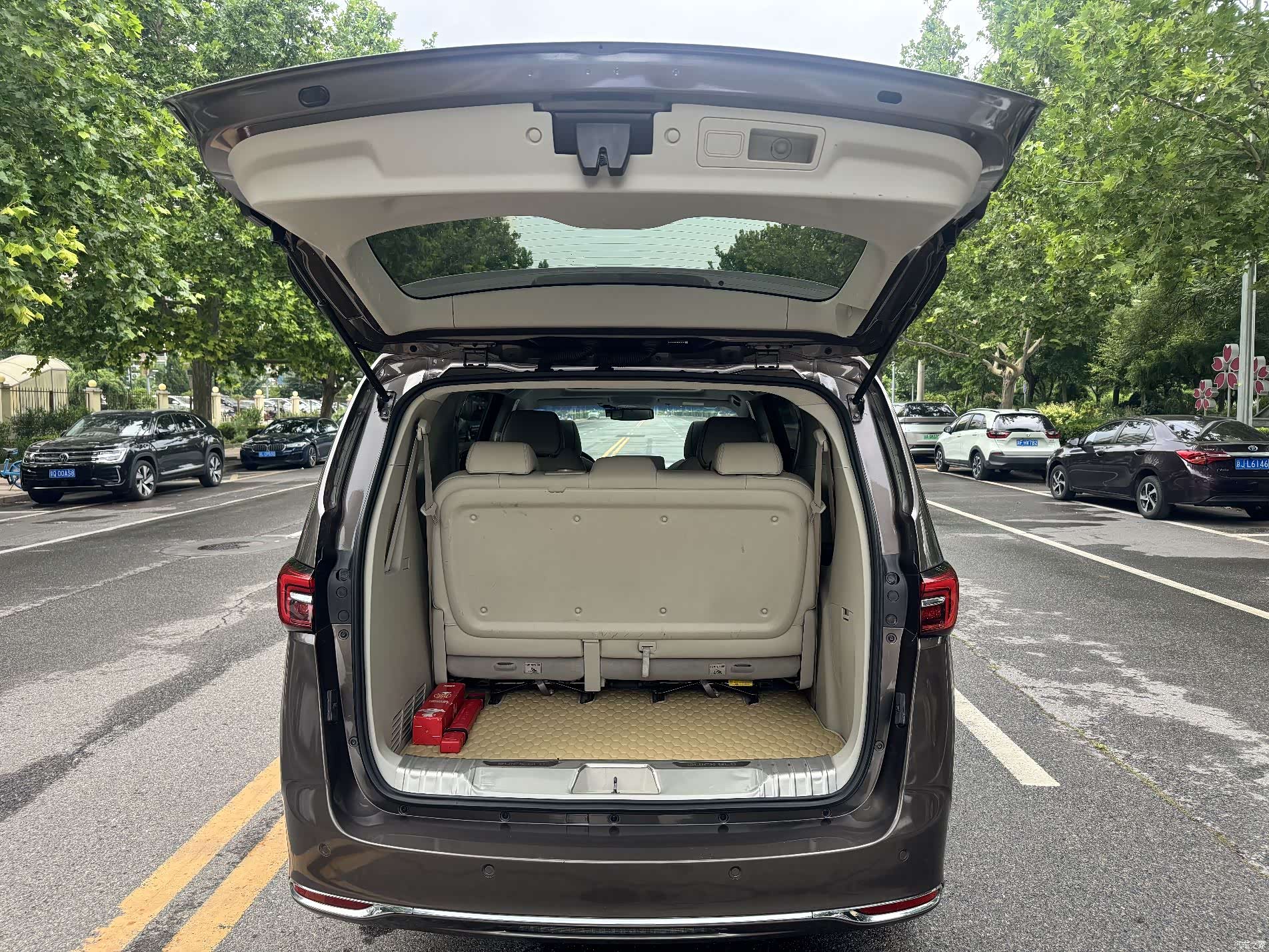 Buick GL8, 2022 8
