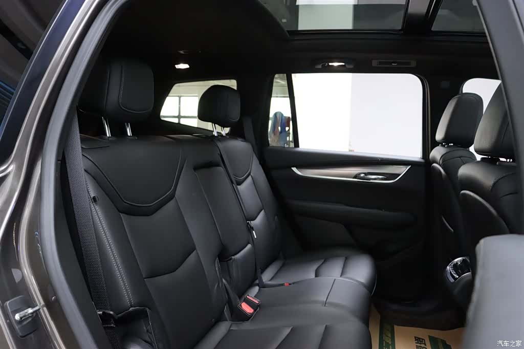 Cadillac XT6, 2022 13