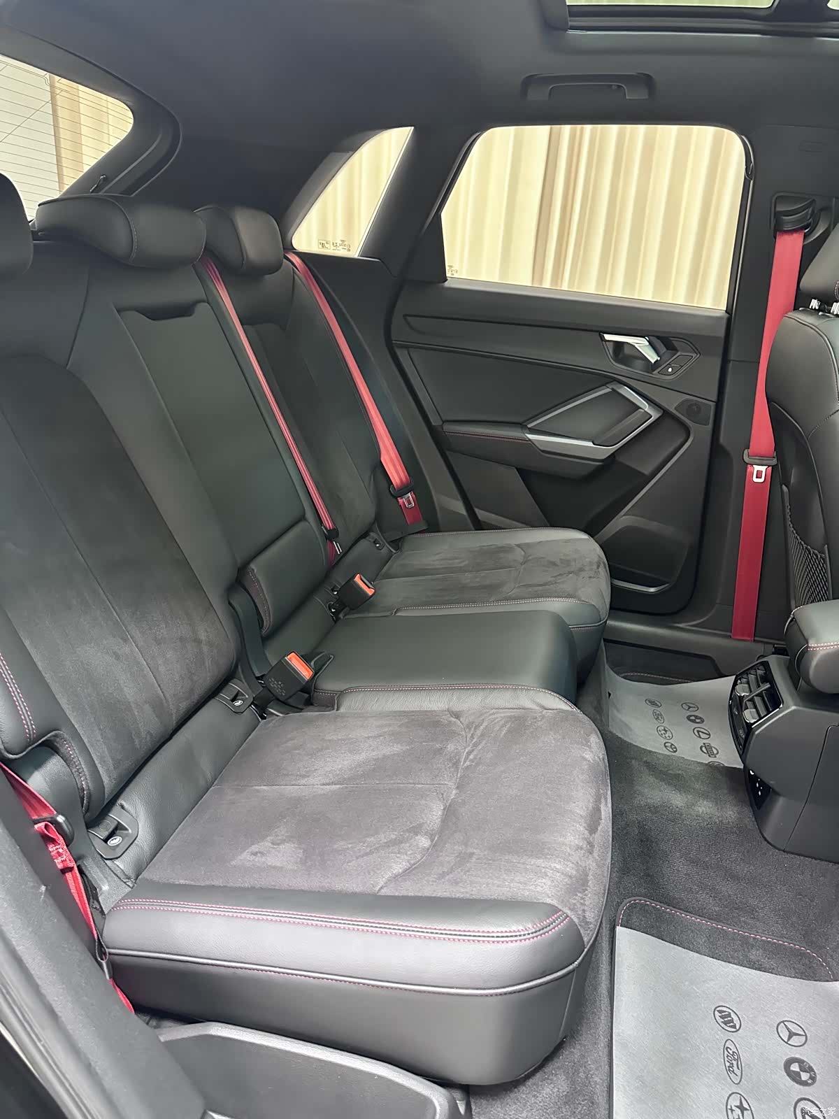 Audi Q3, 2022 11