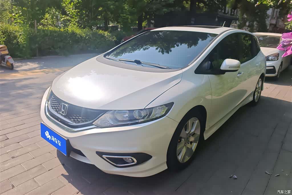 Honda Jade, 2015 1