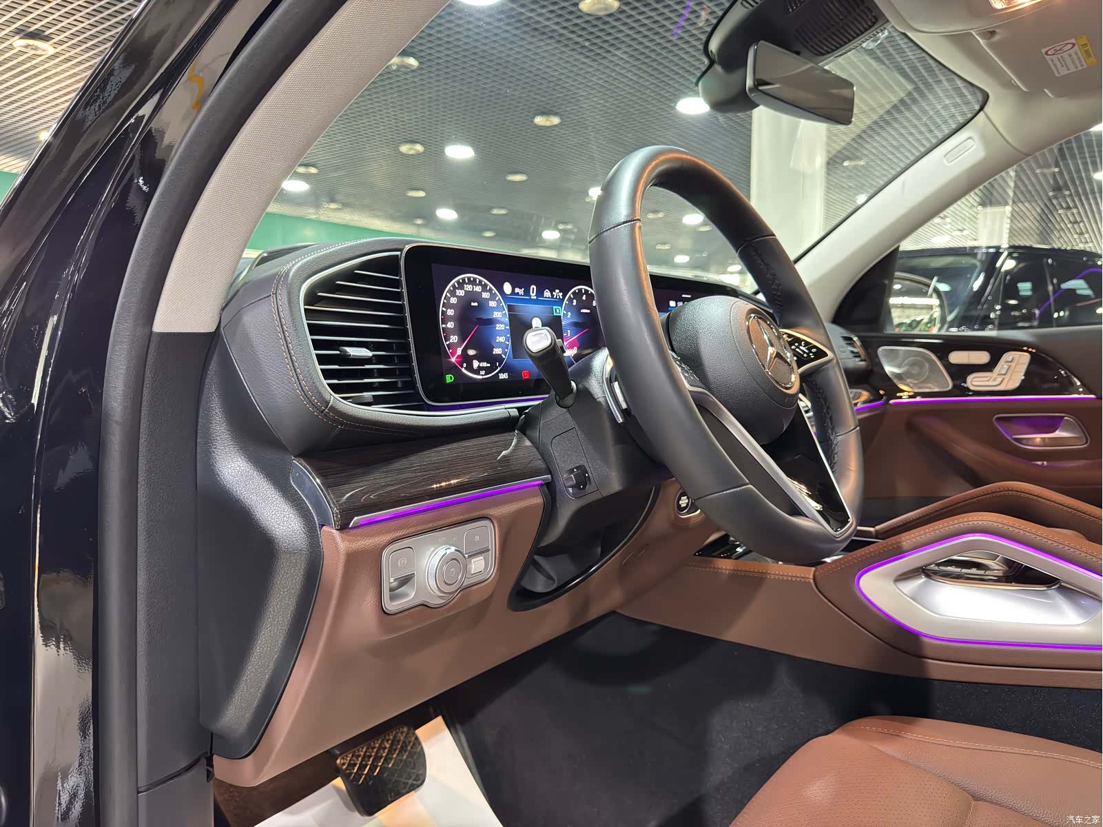 Mercedes-Benz GLE, 2025 11