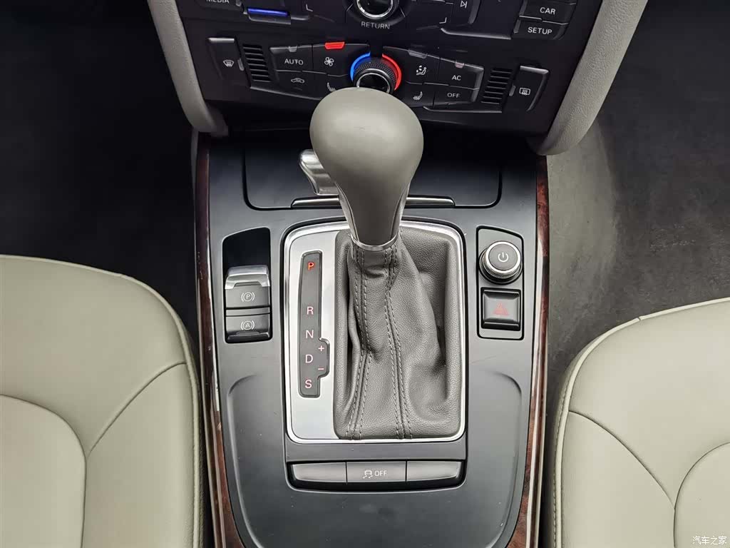 Audi A4L, 2011 13
