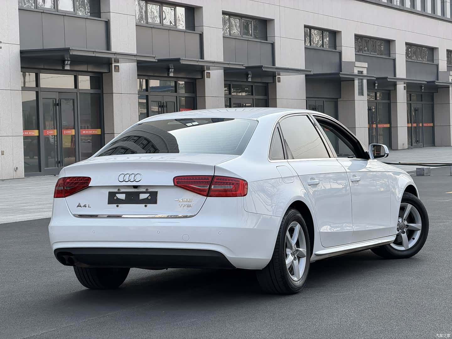 Audi A4L, 2014 6