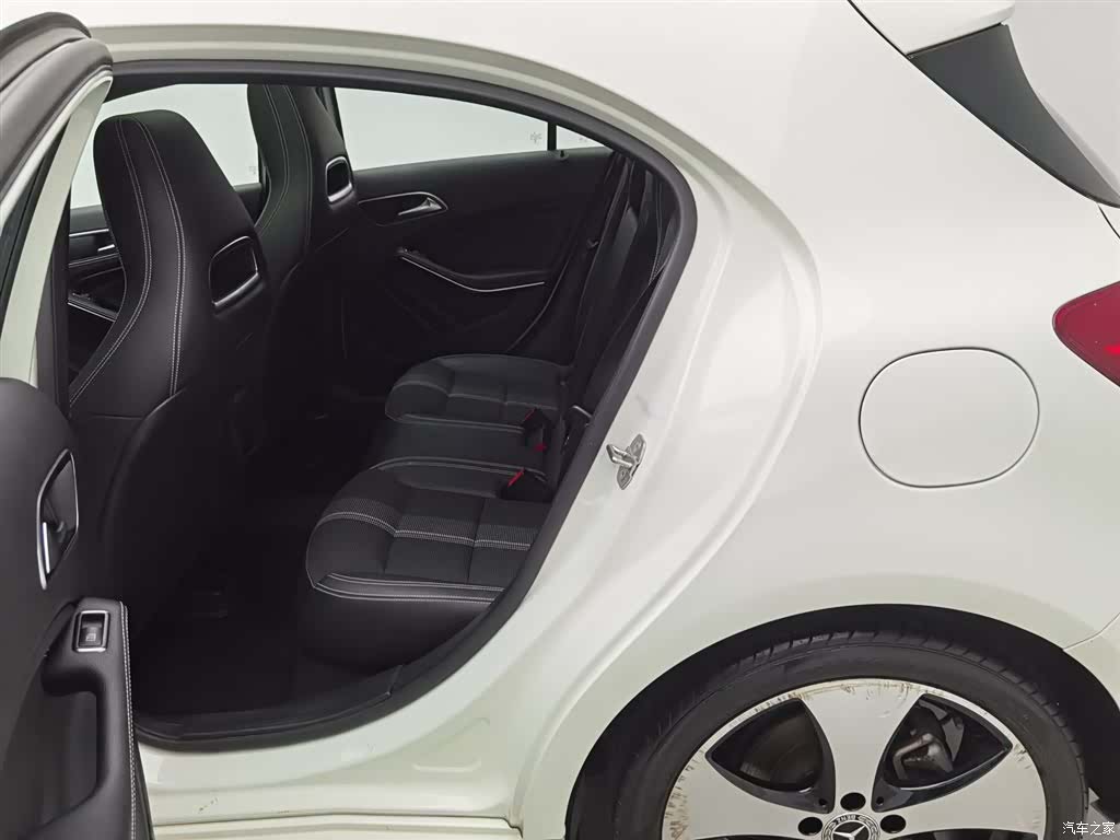 Mercedes-Benz A-Class, 2018 15