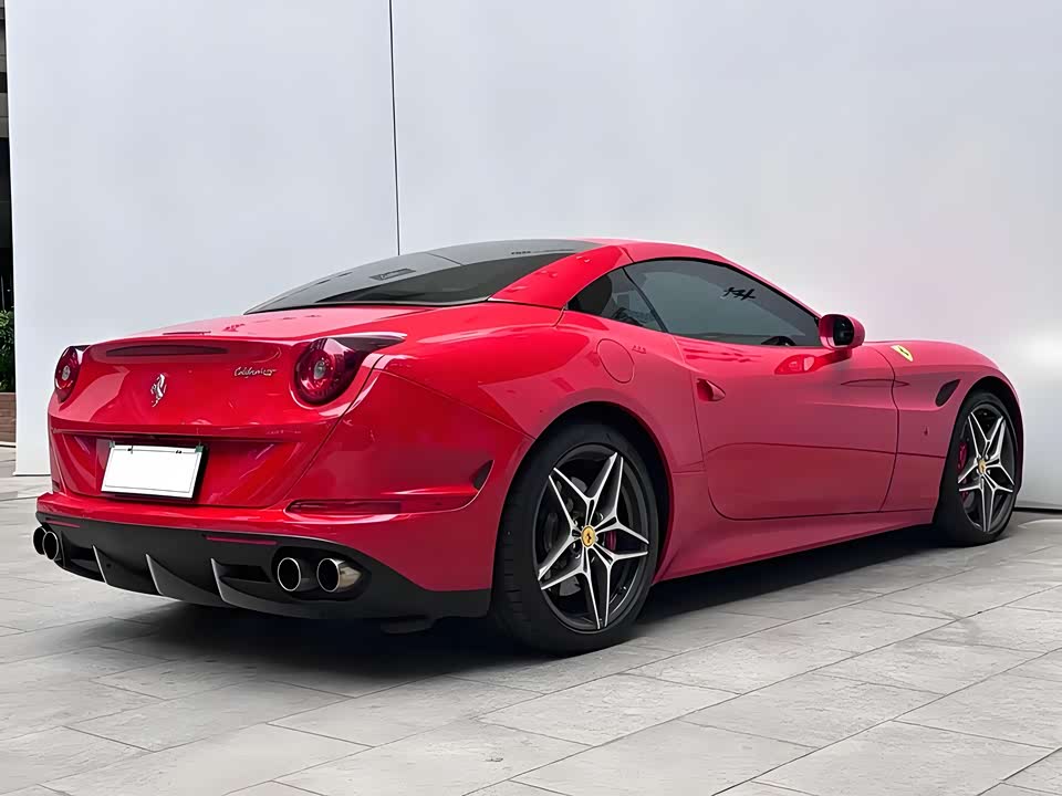 Ferrari California T