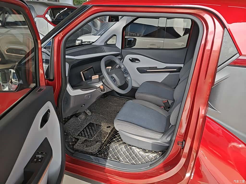 Wuling E200, 2019 17
