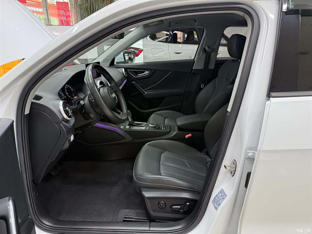 Audi Q2L, 2022 14