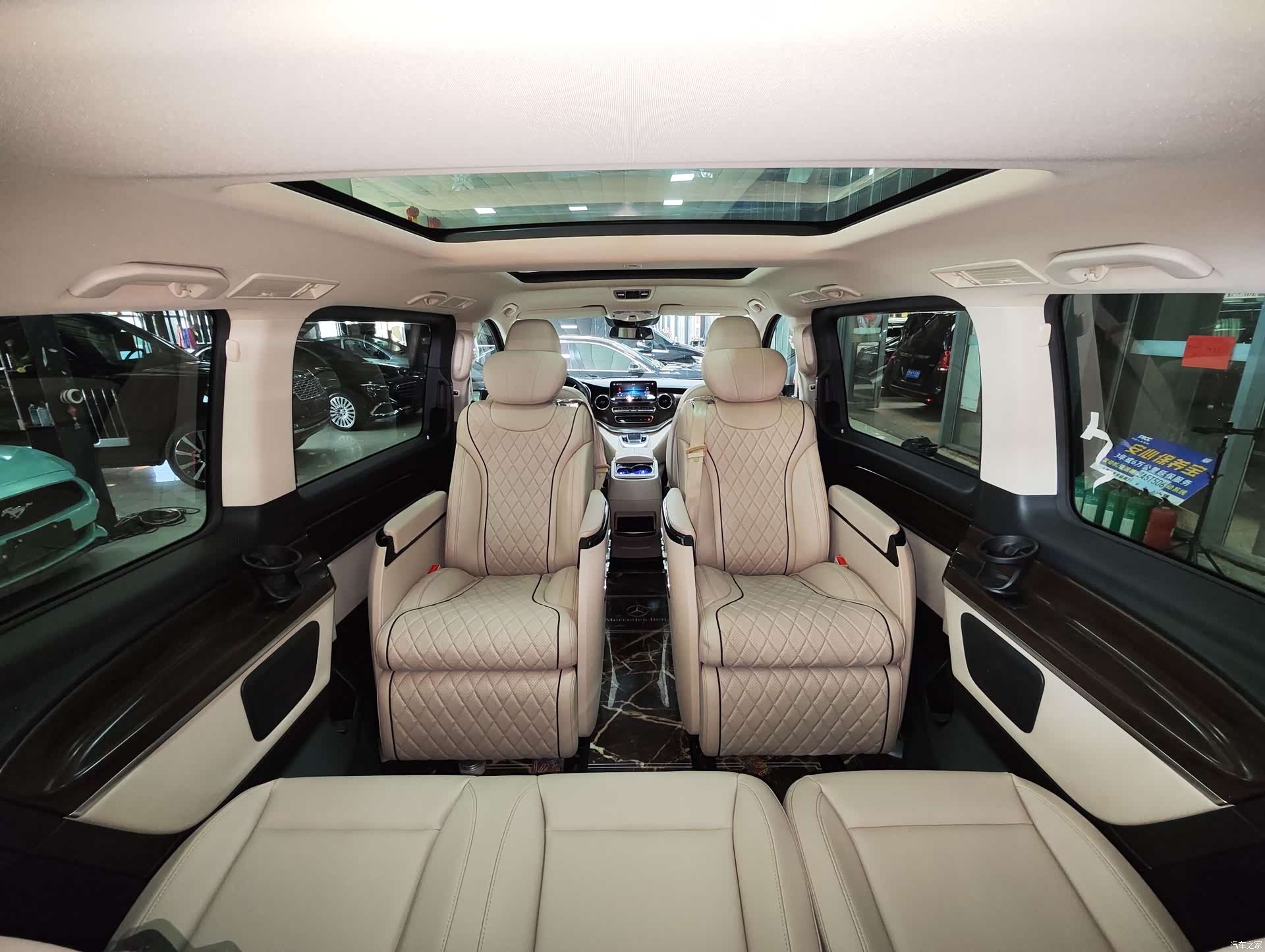 Mercedes-Benz V-Class, 2022 12