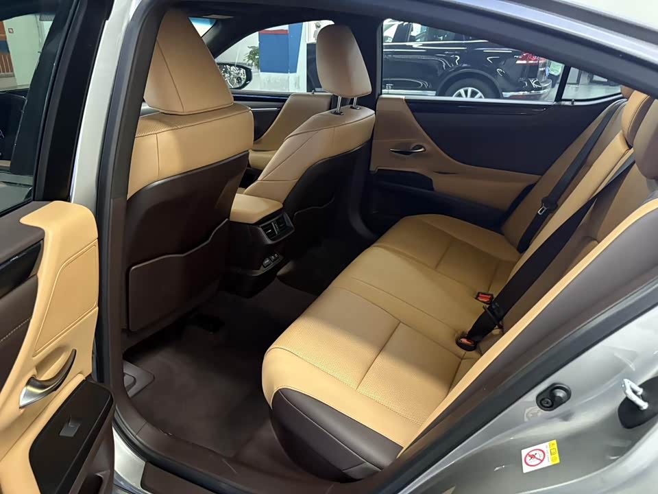 Lexus ES Lexus ES