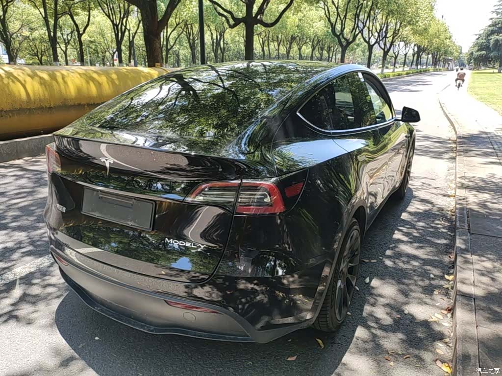 Tesla Model Y, 2022 7