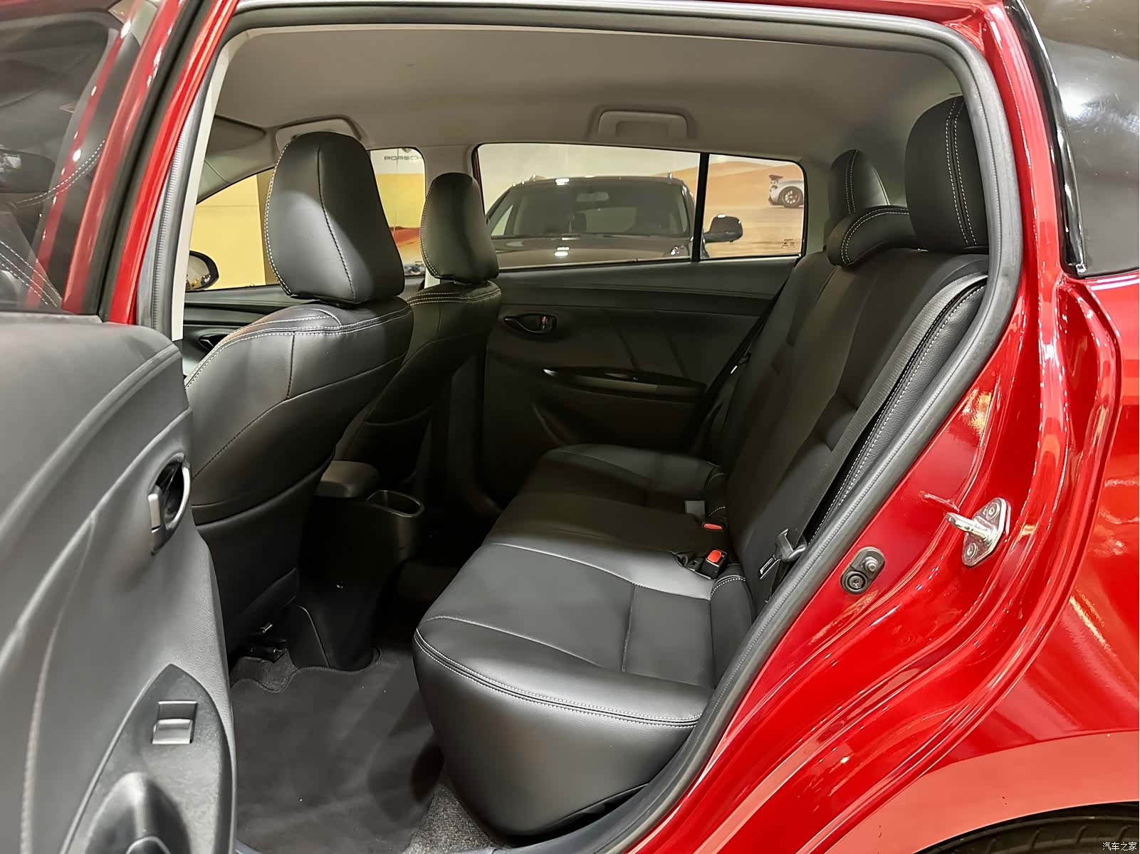 Toyota YARiS L, 2019 9