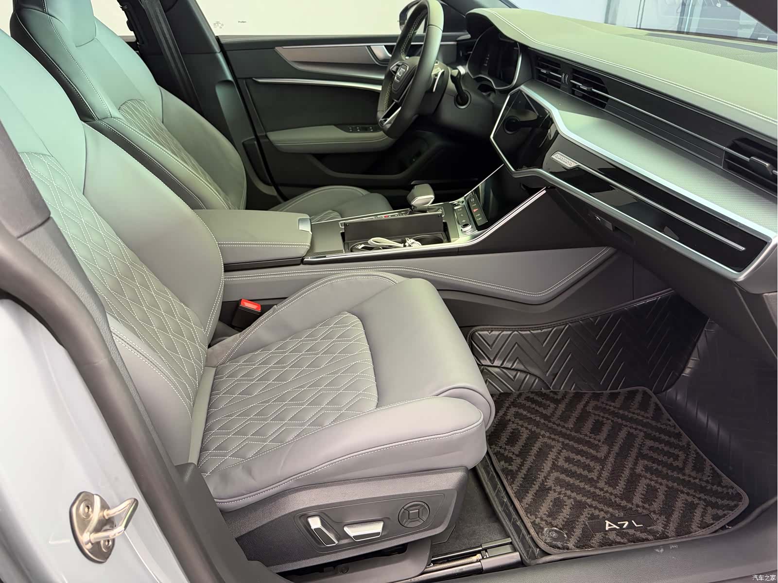 Audi A7L, 2026 13