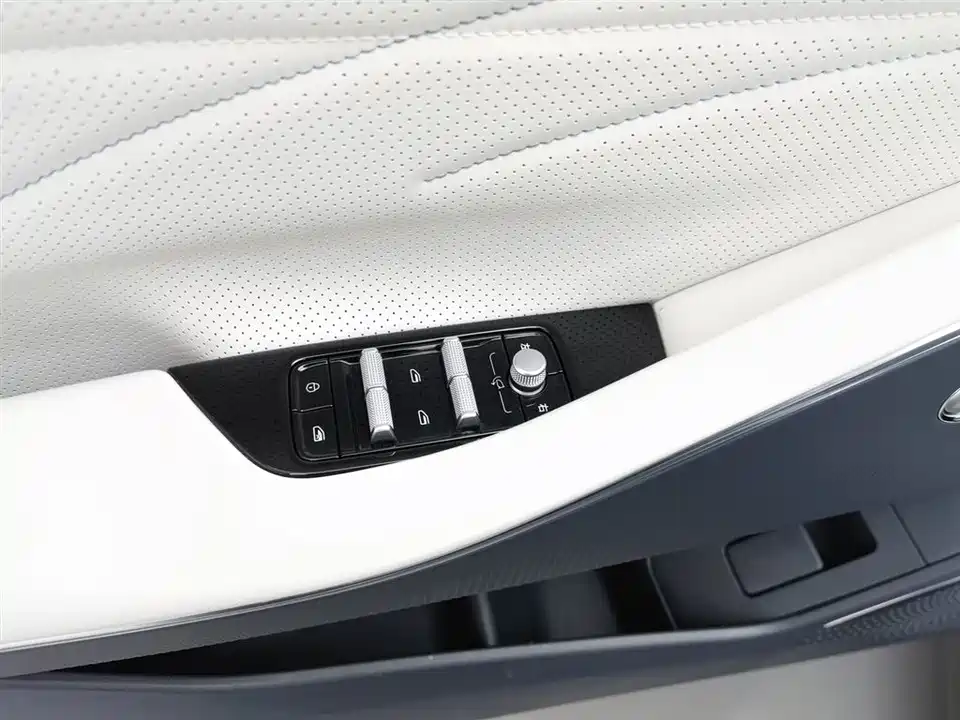 Geely Galaxy Galaxy E8