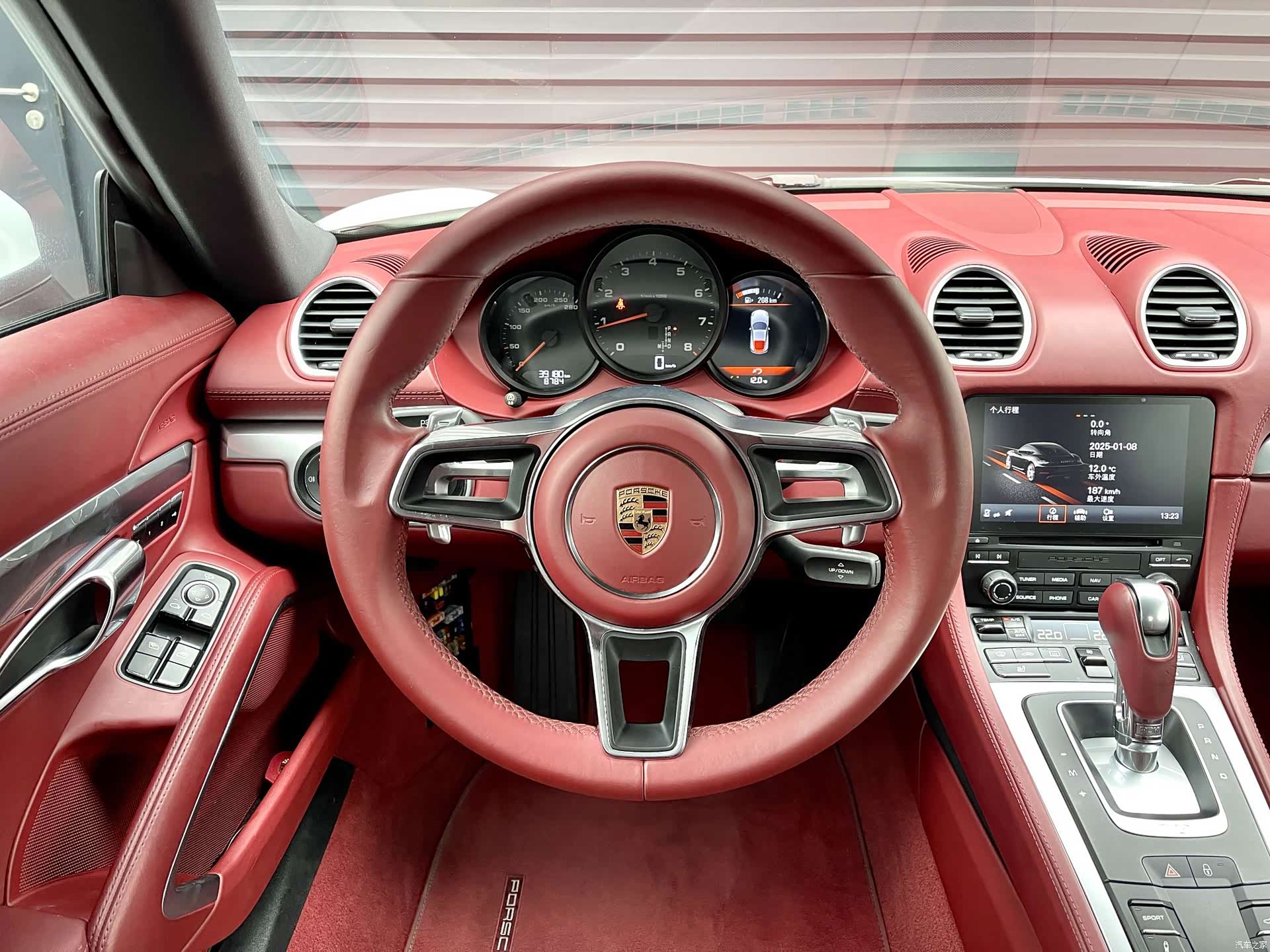 Porsche Cayman, 2017 все фото