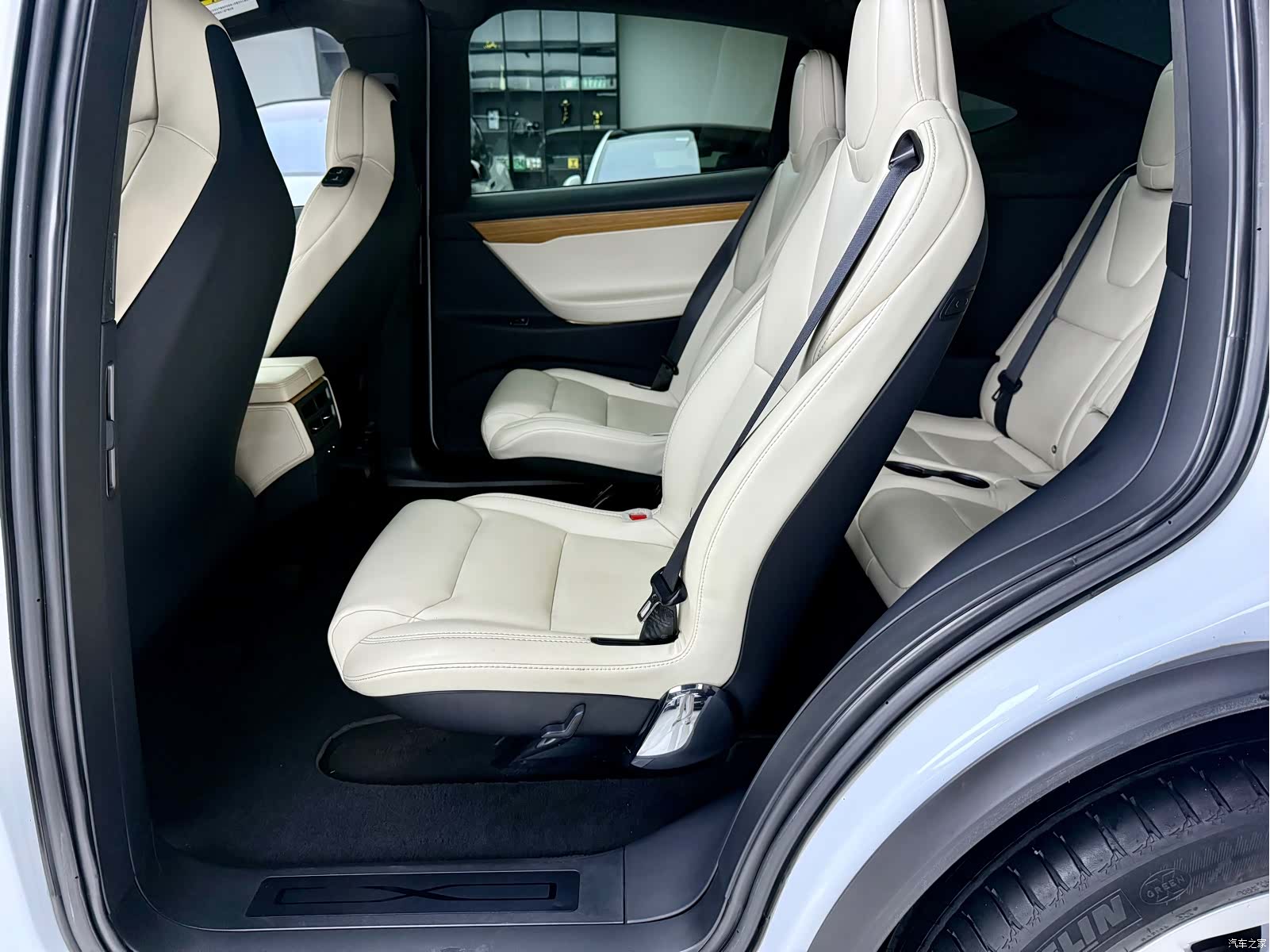 Tesla Model X, 2019 6
