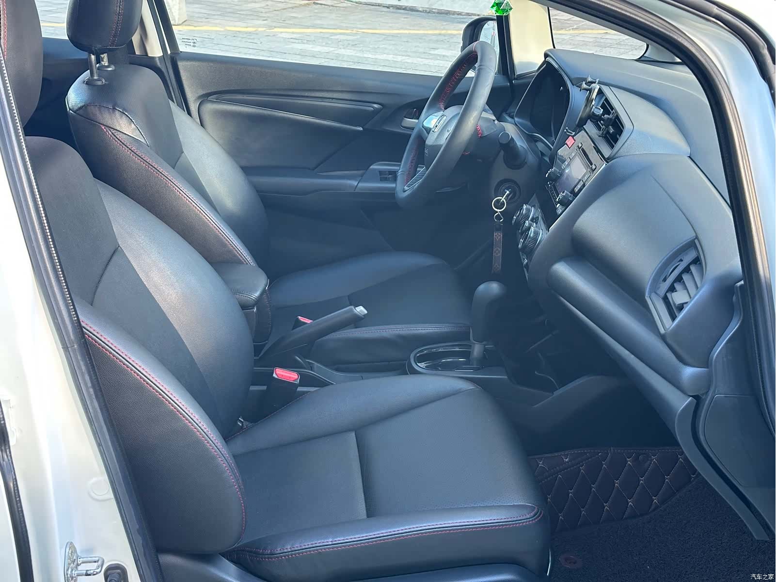 Honda Fit, 2017 все фото