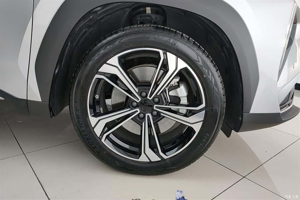 Geely Galaxy L7, 2025 6