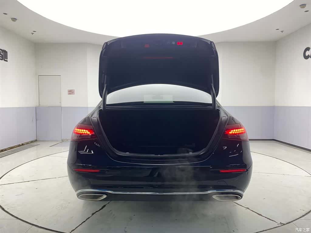 Mercedes-Benz E-Class, 2023 30