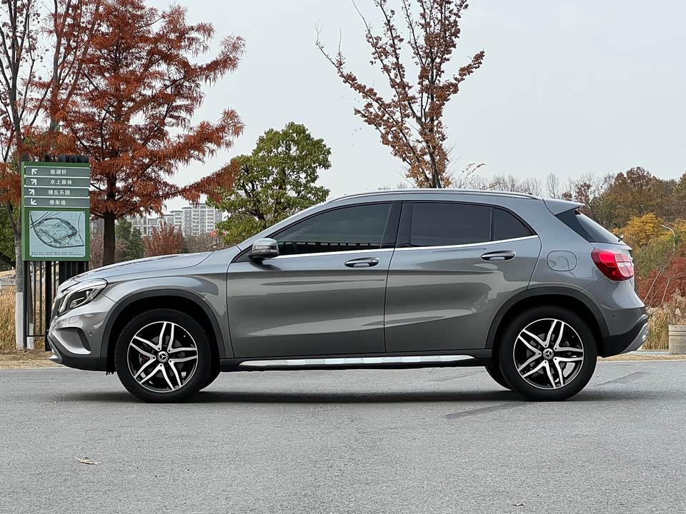 Mercedes-Benz GLA