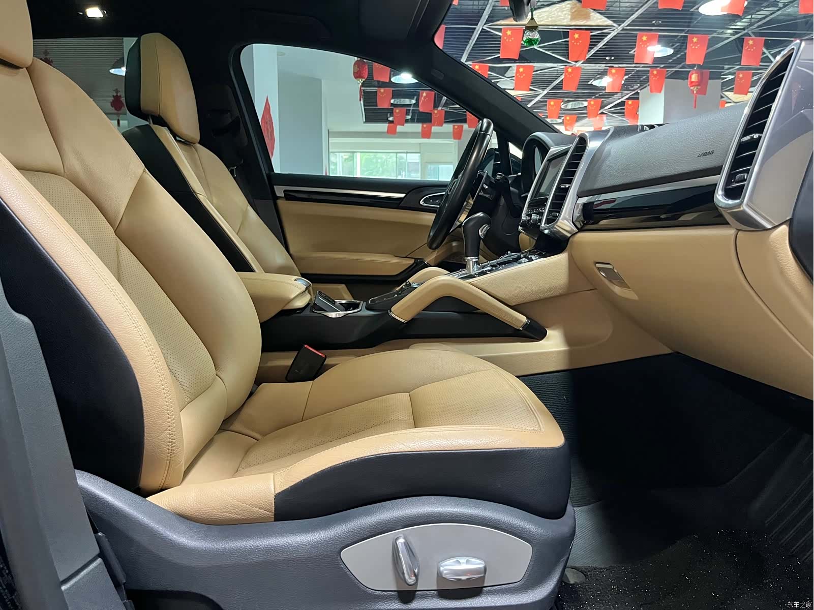 Porsche Cayenne, 2015 12