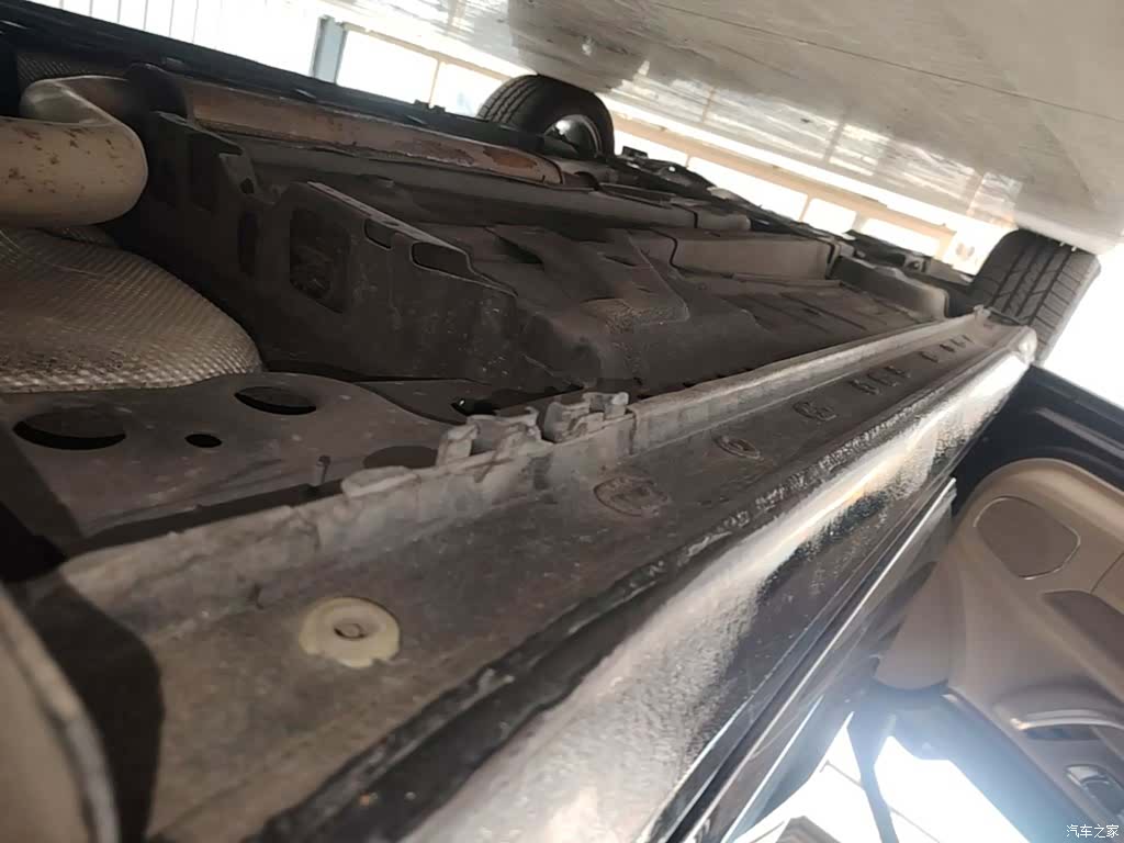 Roewe 950, 2015 22
