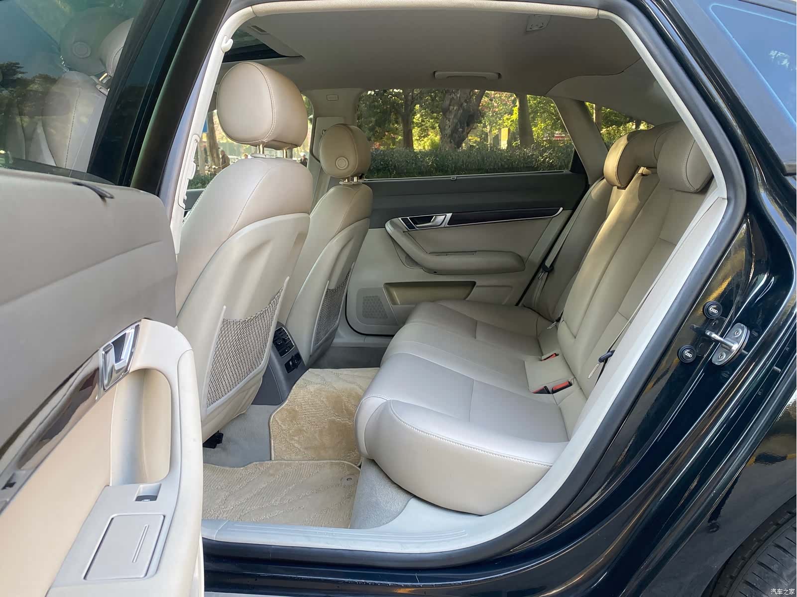Audi A6L, 2010 все фото