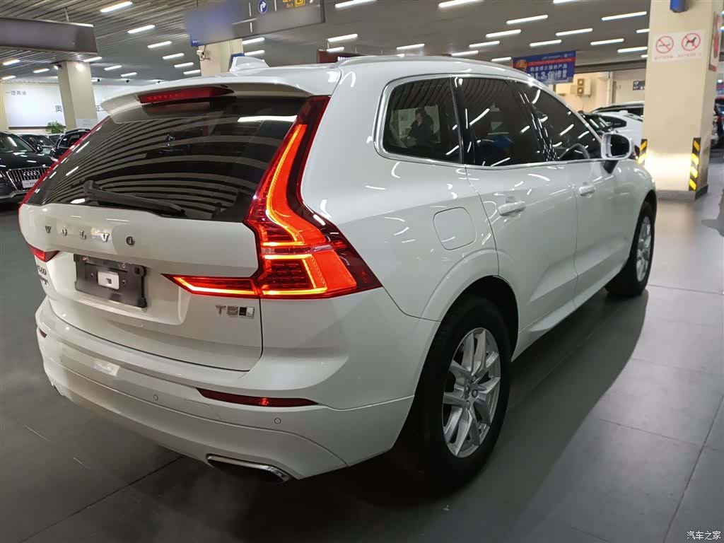 Volvo XC60, 2019 все фото