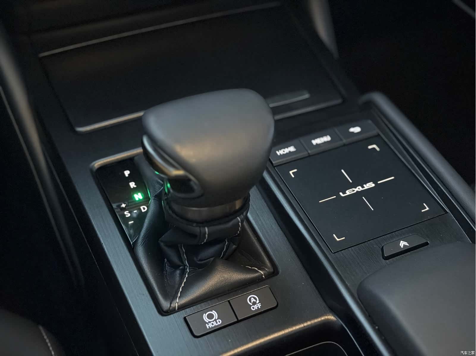 Lexus ES, 2019 10