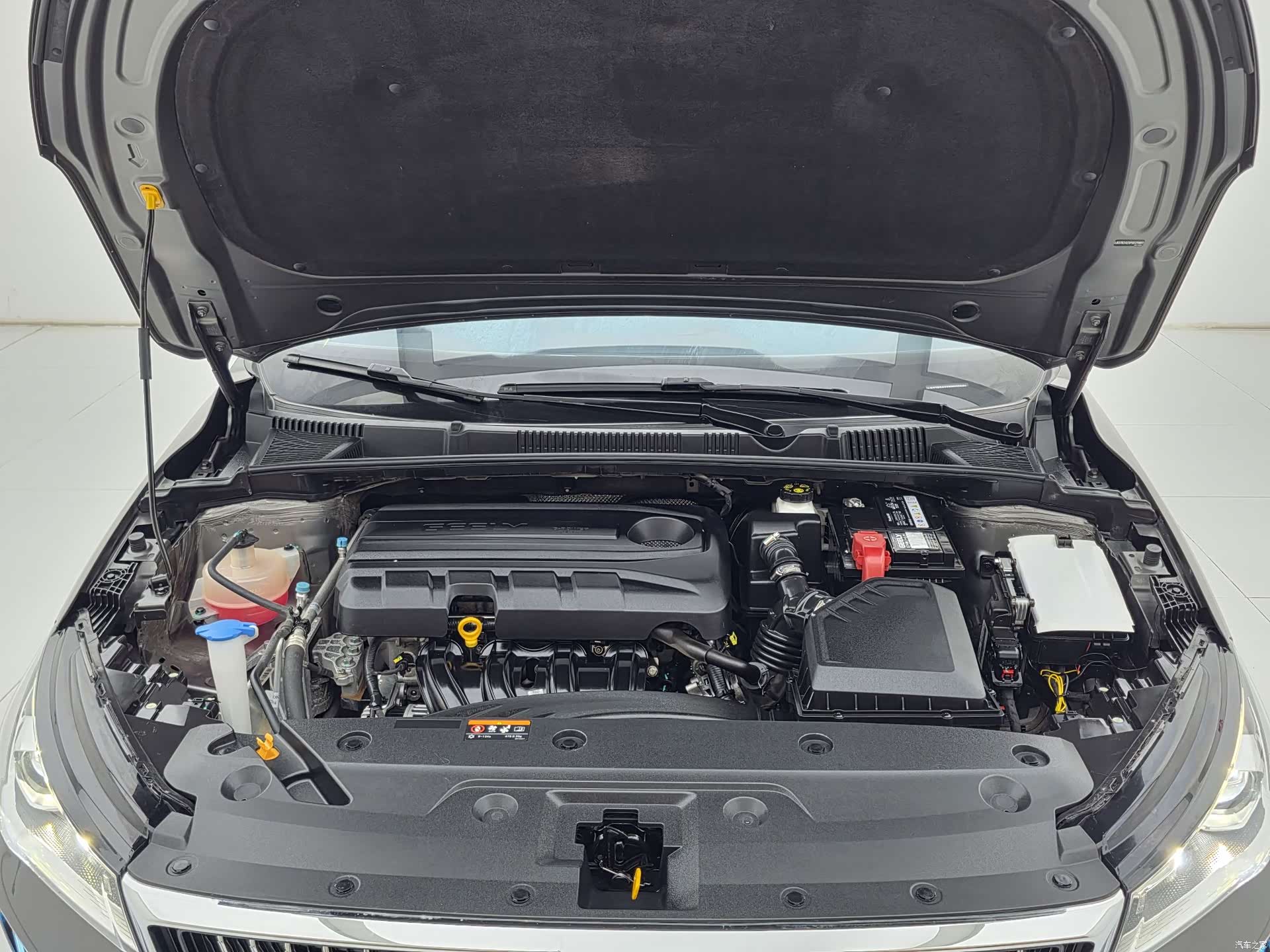 Geely Emgrand, 2023 18