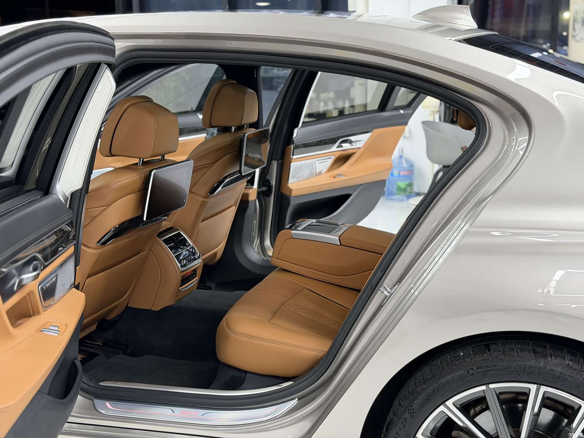 BMW 7 Series, 2016 11
