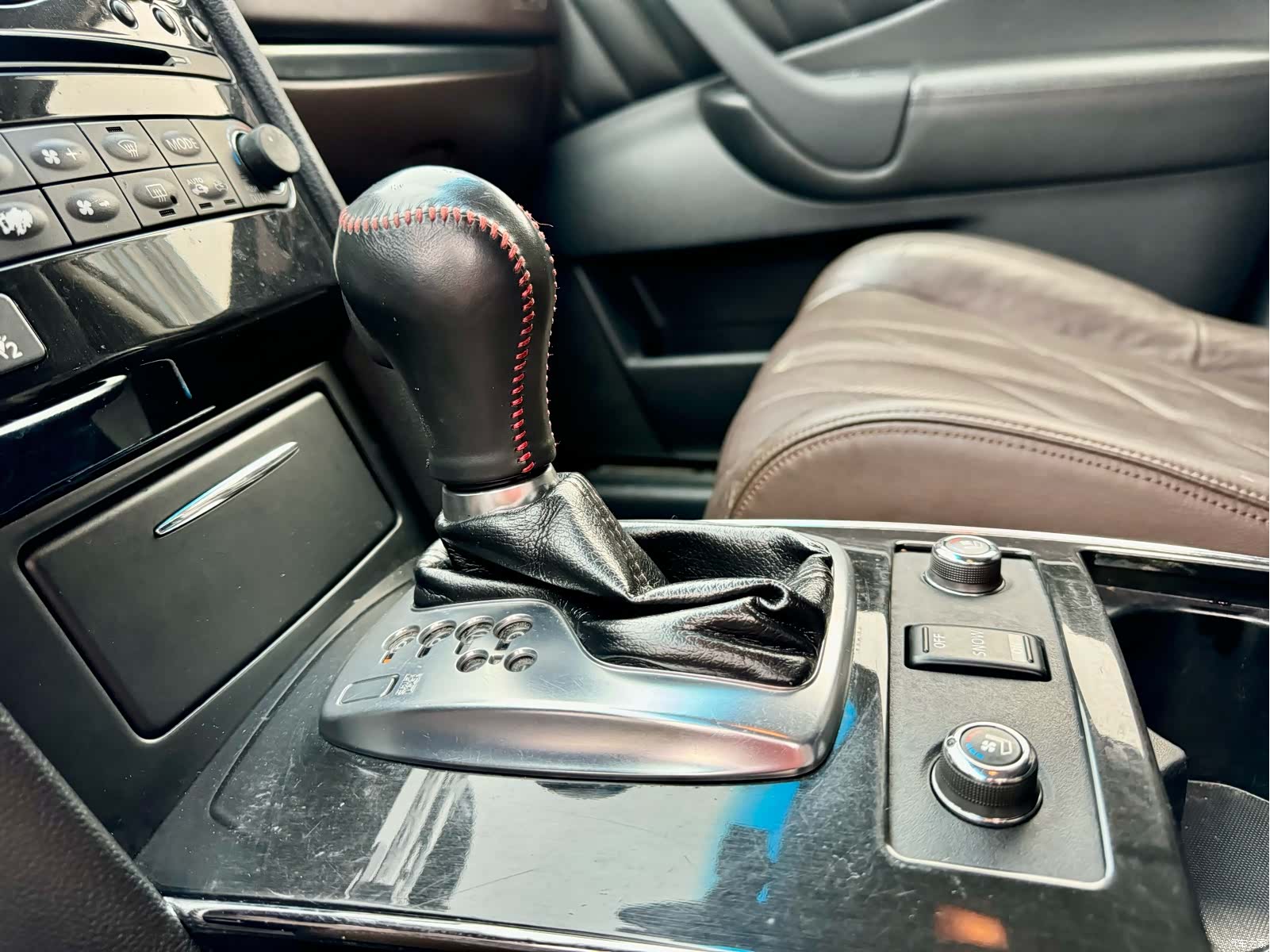 Infiniti FX35, 2011 10