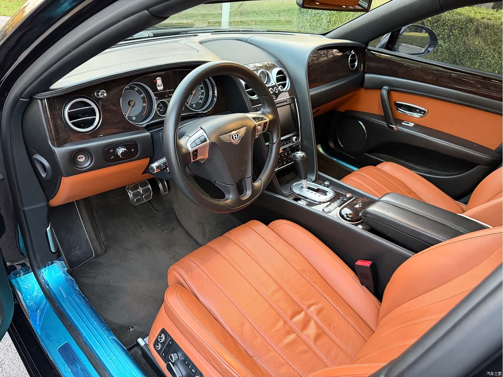 Bentley Flying Spur, 2013 7