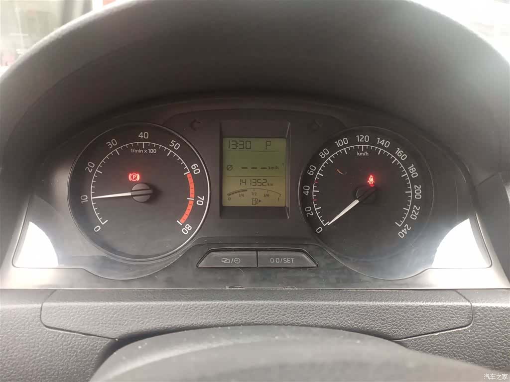 Skoda Rapid, 2015 12