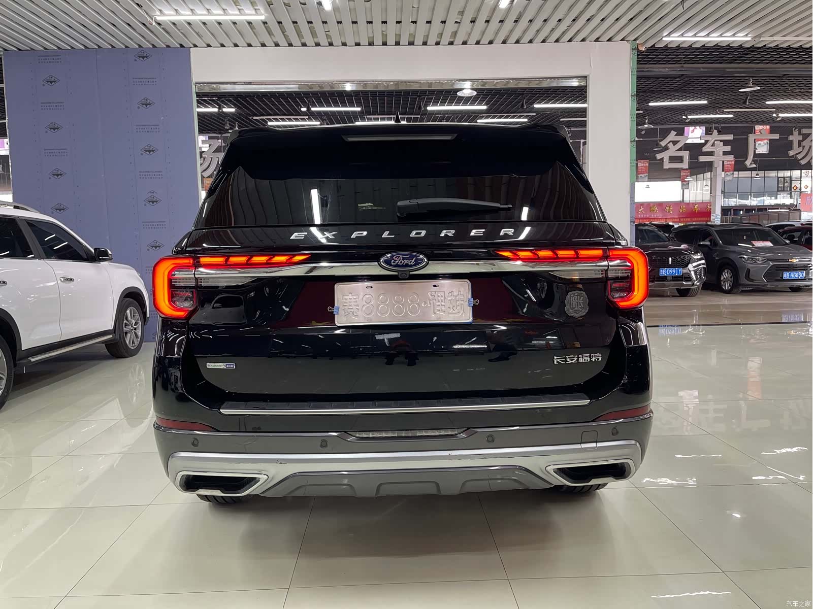 Ford Explorer, 2024 10