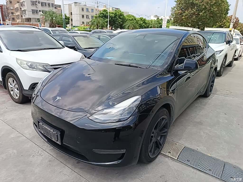 Tesla Model Y, 2021 1