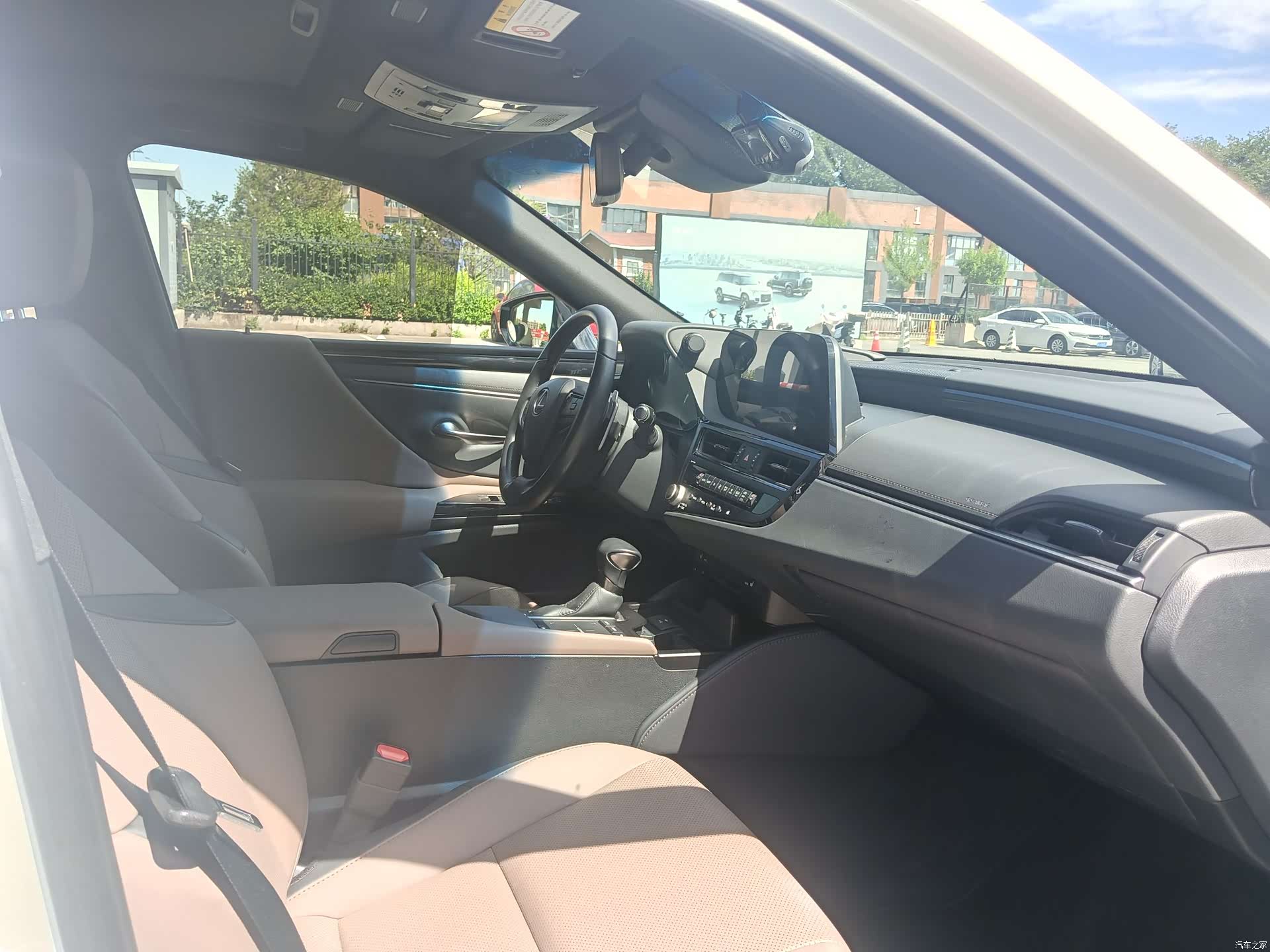 Lexus ES, 2022 28