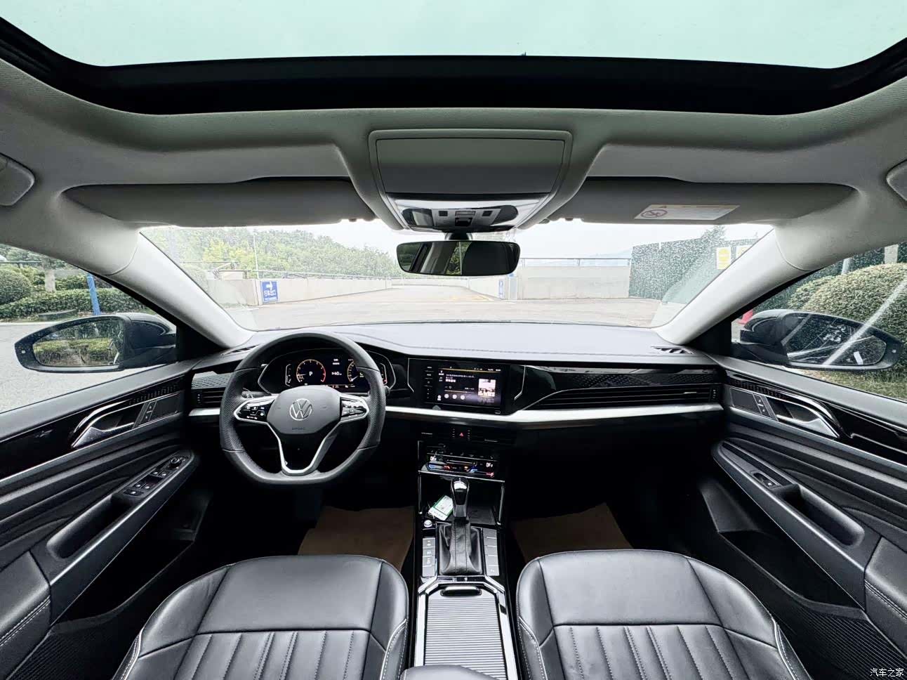Volkswagen Passat, 2023 все фото