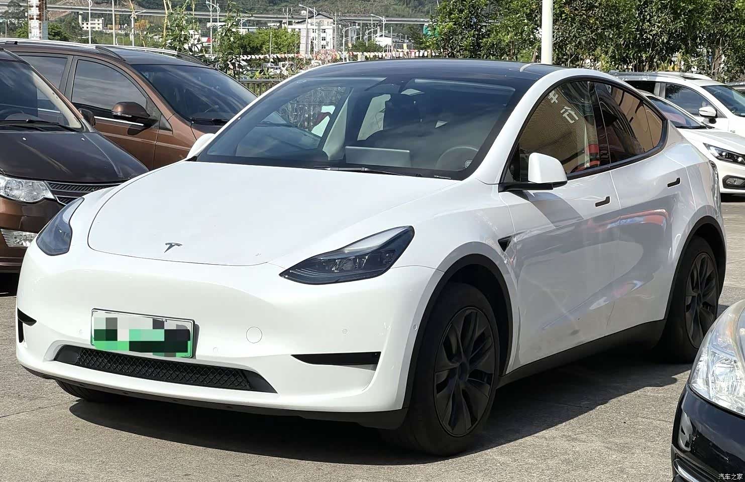 Tesla Model Y, 2024 1
