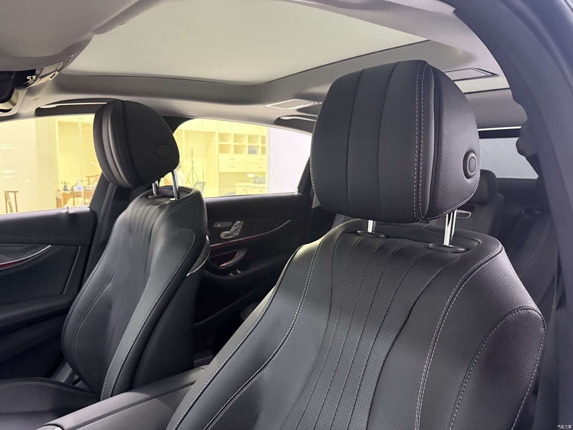 Mercedes-Benz E-Class, 2023 12