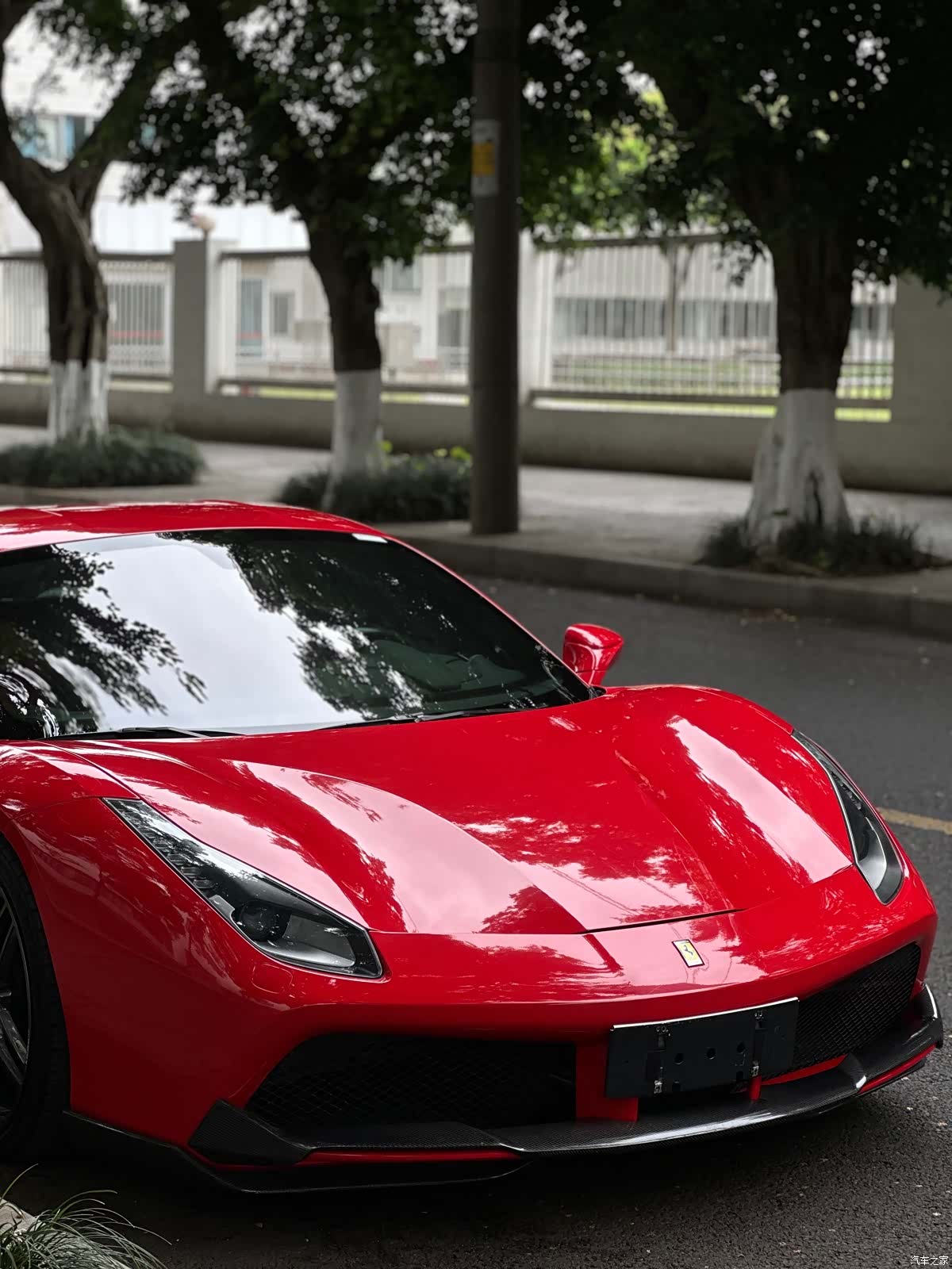 Ferrari 488, 2016 13