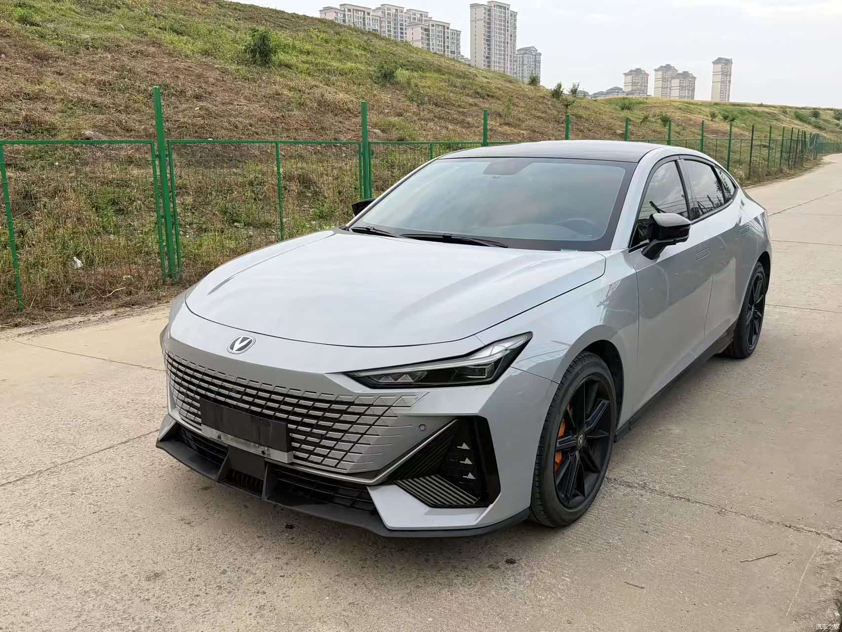Changan UNI-V, 2022 1