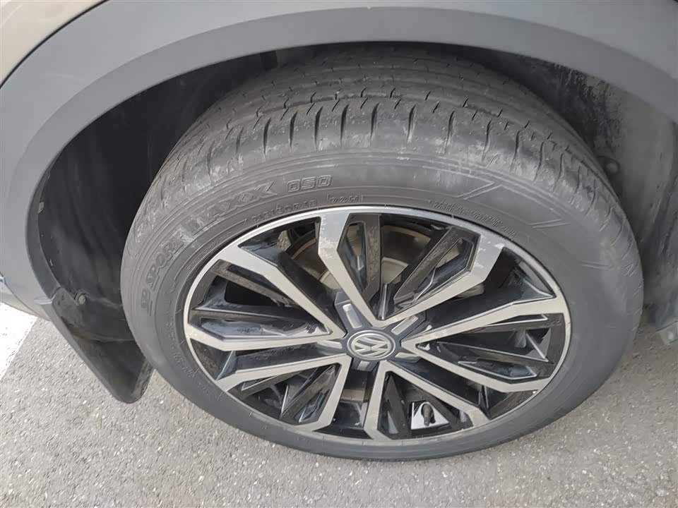 Volkswagen T-ROC exploring Songs