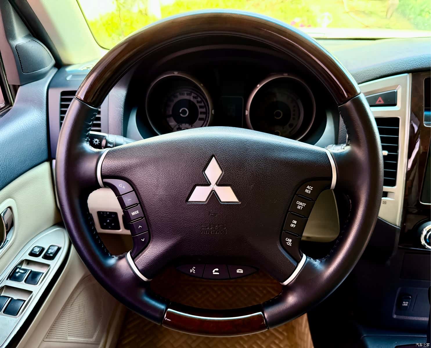 Mitsubishi Pajero, 2020 15