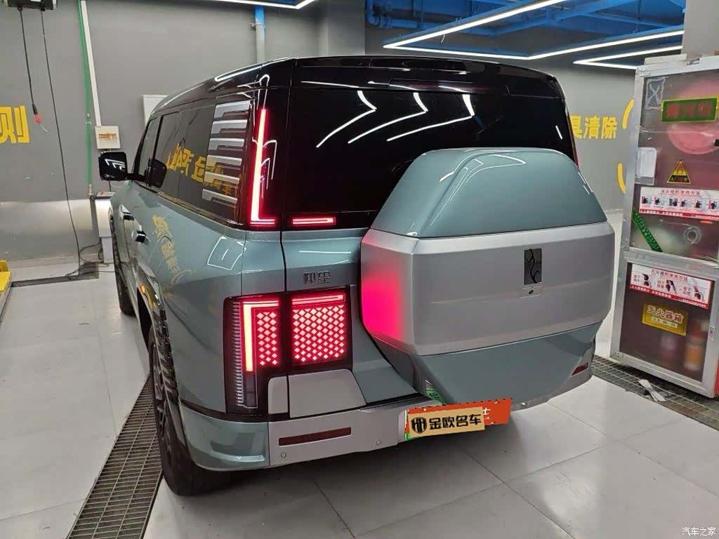 Yangwang U8, 2024 4