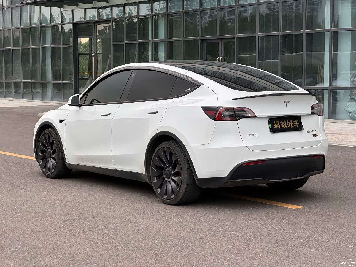 Tesla Model Y, 2023 7