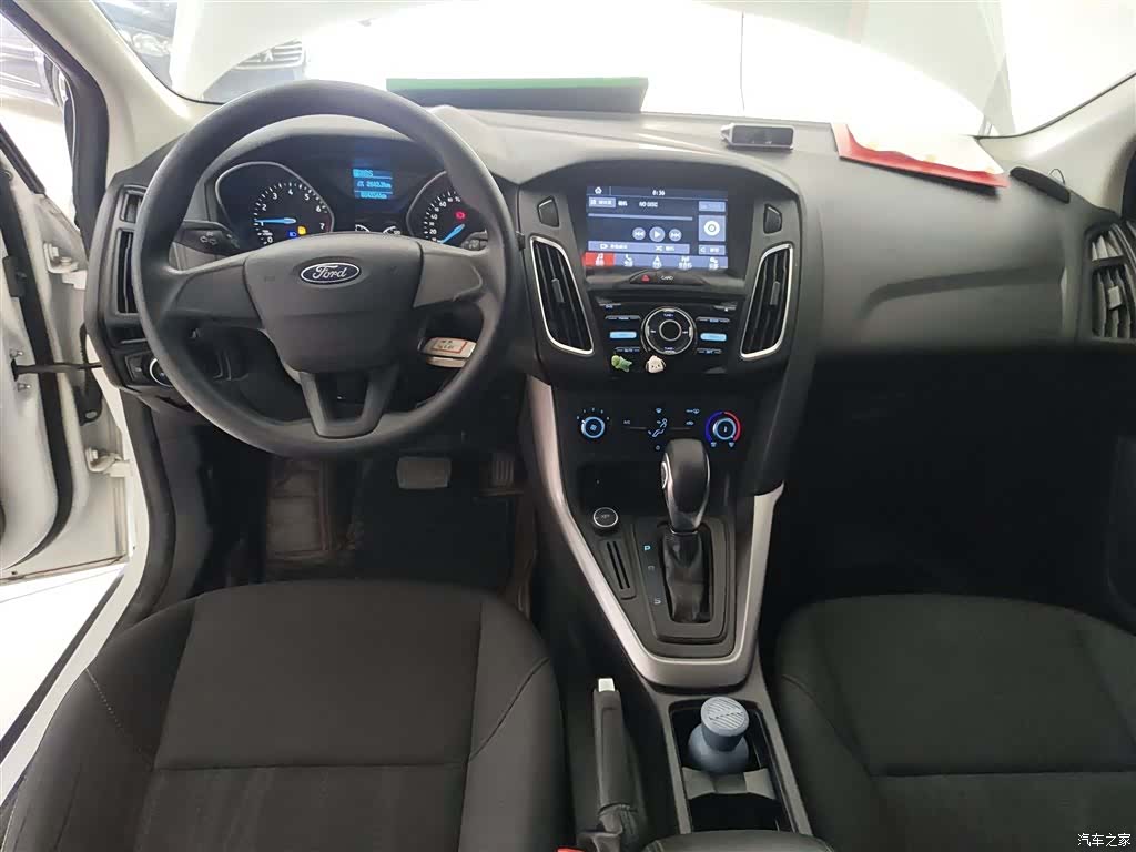 Ford Focus, 2018 10