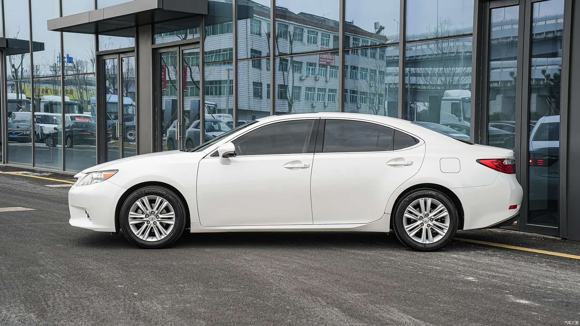 Lexus ES, 2013 7